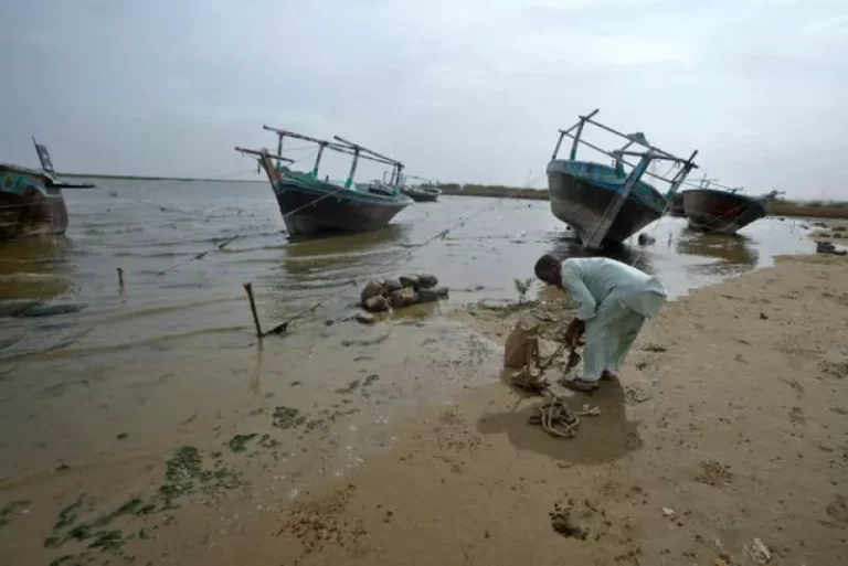 Thousands evacuated in India and Pakistan ahead of cyclone’s arrival